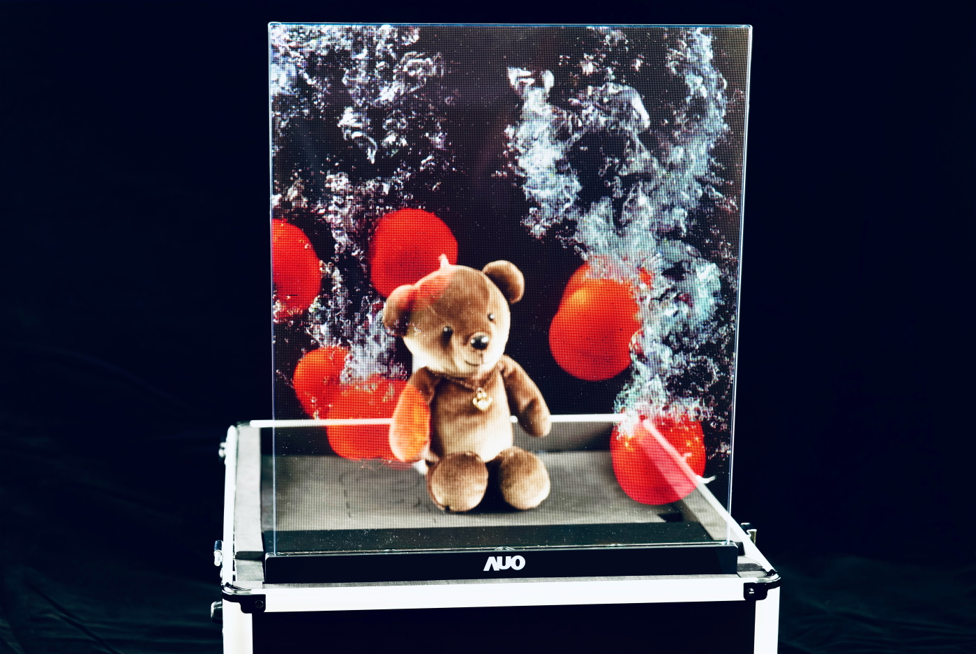 ���_�I���аlMicro LED͸���@ʾ�����߂�ߴ�͸�����@���������ȡ���ƴ��֮���ԣ��ɑ�����ǻ��Ƅ����ǻ��������̘Iչʾ�ȶ�Ԫ����