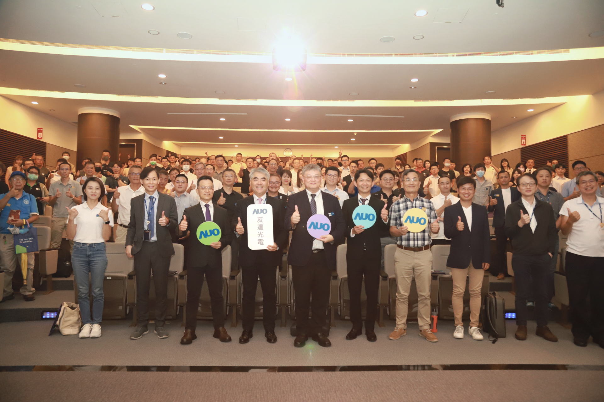 ���_�����Ո�I�򌣼ҹ���������Դ�lչ��������󼰽��B��p̼���h�}�M�н������ι�뢾Gɫ���m���BȦ�č������C��