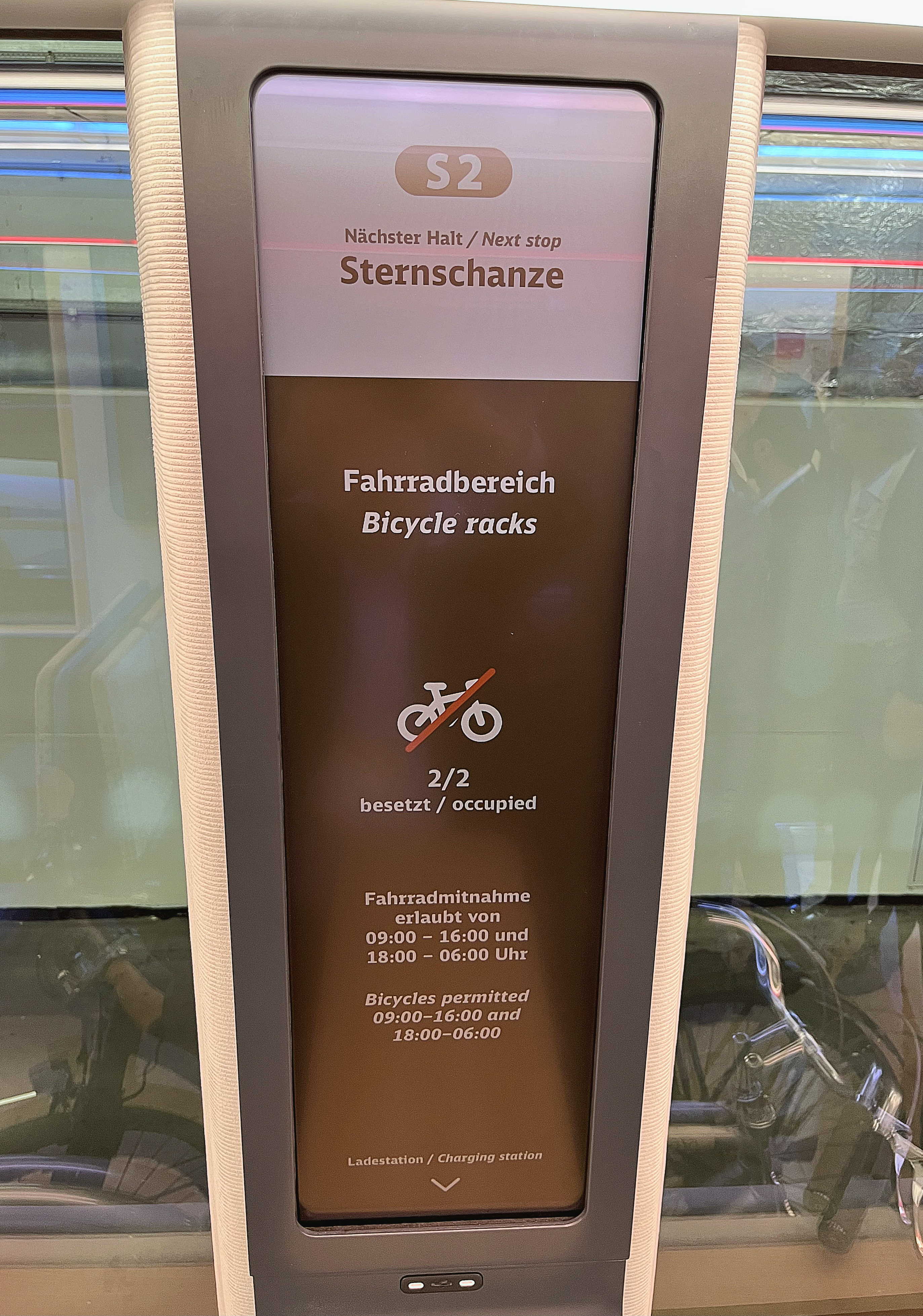 �_��HiRaso�@ʾ���g����đ�̴�Һ�����ص��p���B���Լ�����h���⾀�ķ�ʽ���l�]�����Դ�\��Ч������H�ڸ��Q�@ʾ����r������������ڳ��m�oֹ�Į����@ʾ�τt���������c���yҺ���@ʾ���g��ȴ����ʡ90%�ܺ�